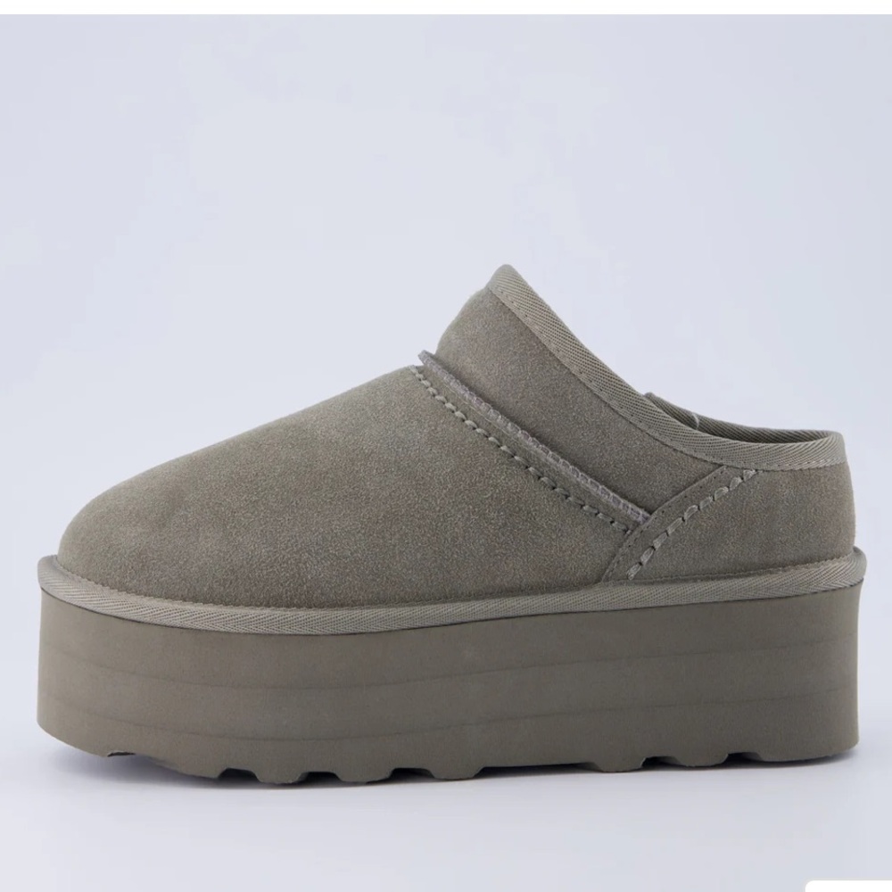 Women's Suede Platform Slip-On Shoes - Gray